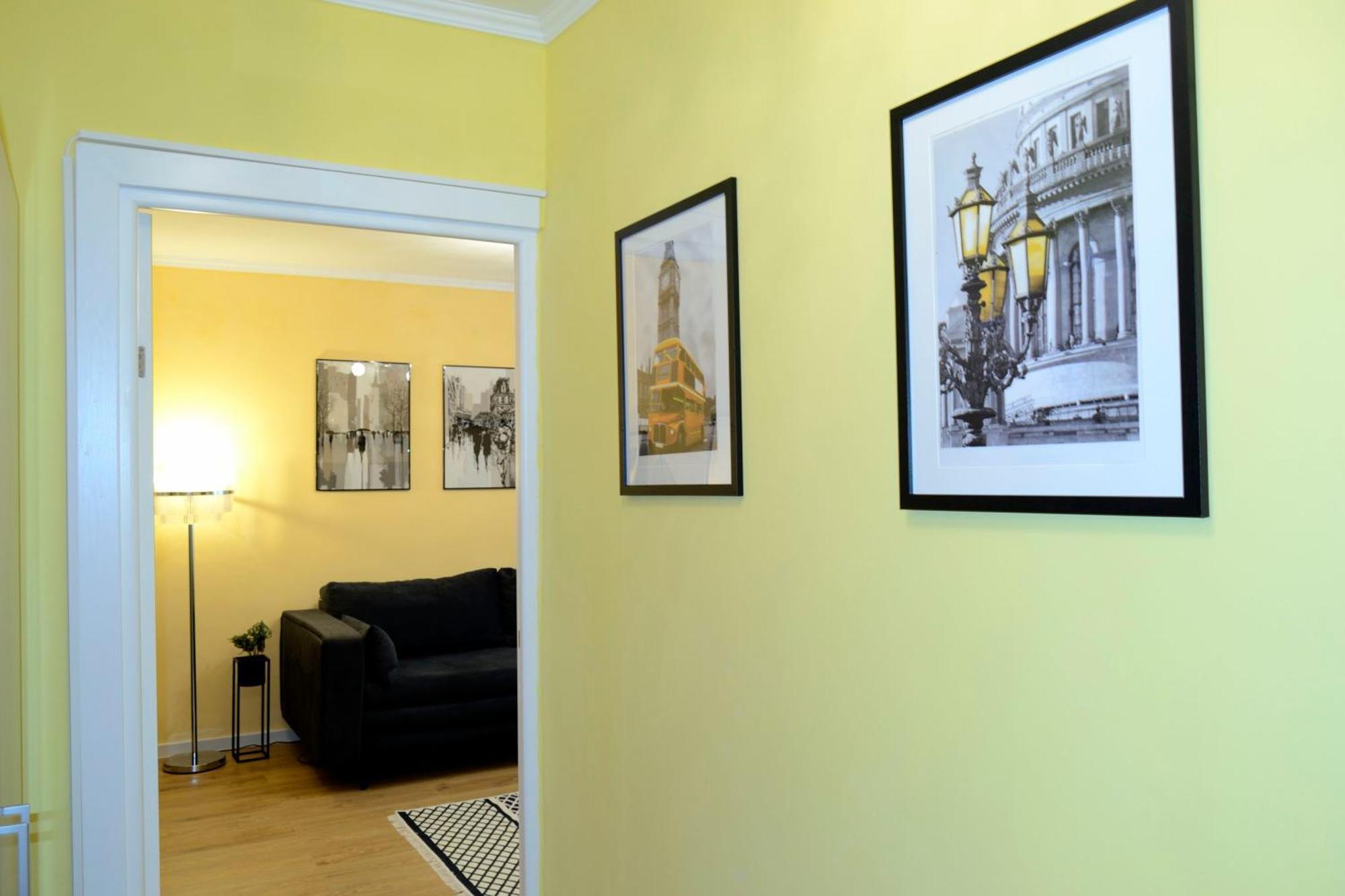Cozy 2 Rooms Apartment Drumul Taberei Bucharest Exterior photo